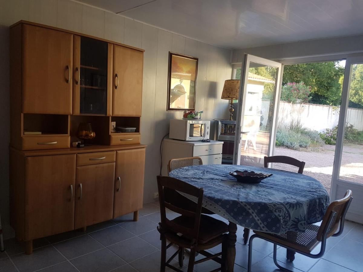 Charmante Maisonnette 2 Personnes Avec Wifi Surgères Exterior foto